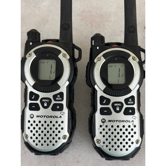 Motorola Walkie Talkies Talkabout Two Way Radios K7GMTCEJ With Charger - Picture 7 of 16